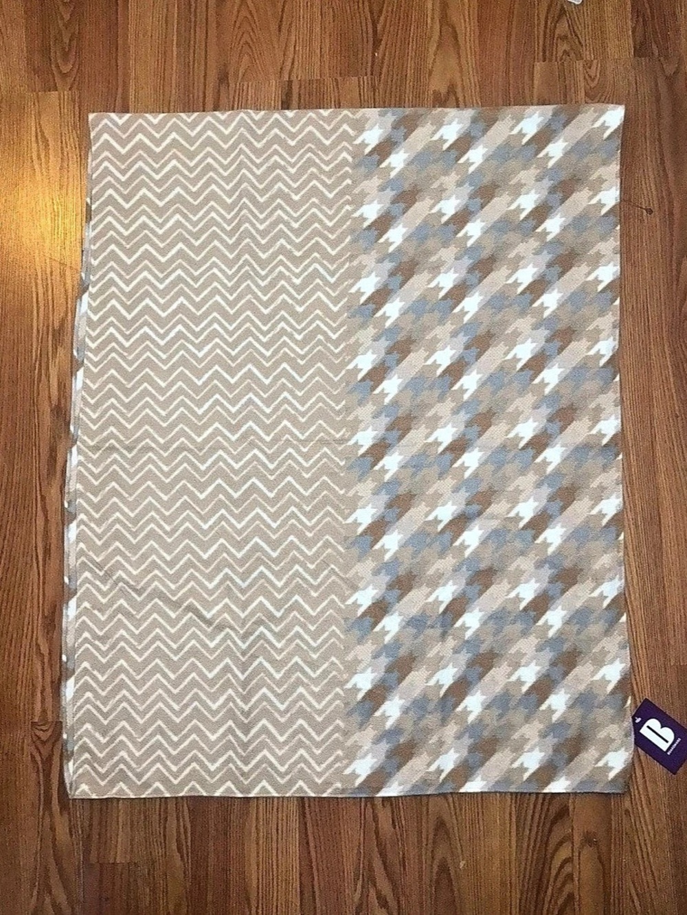 New With Tags-Boardmans Scarf in Brown & Cream - Picture 3 of 5
